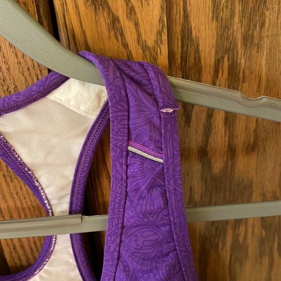 Athleta Key Hole Built In Bra Athletic Top EUC XL - Picture 3 of 13